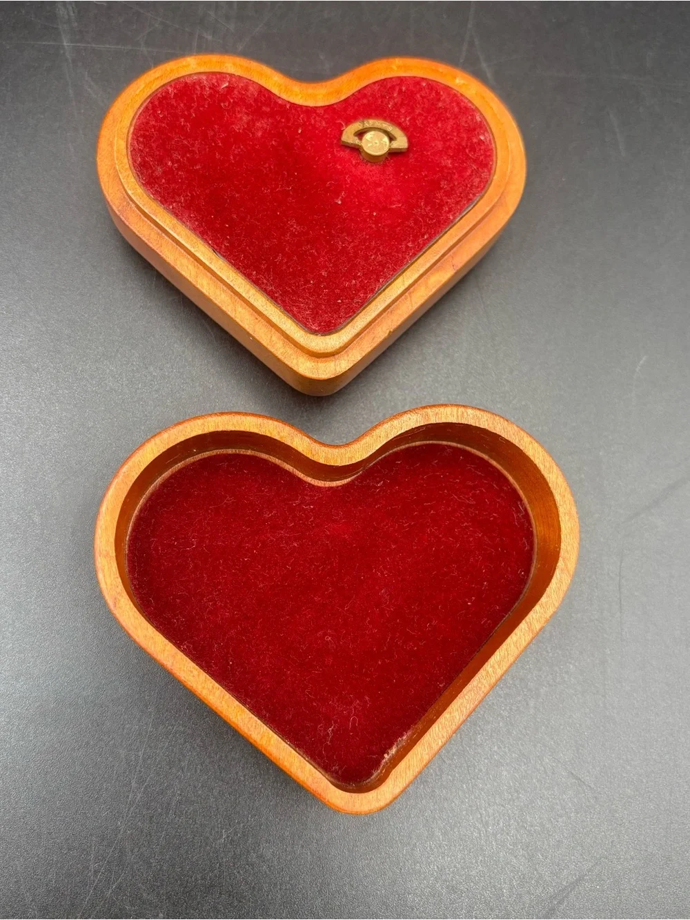 Music Box Carved Heart Shape Wood Teddy Bear Jewelry Box Laser Cut Lined